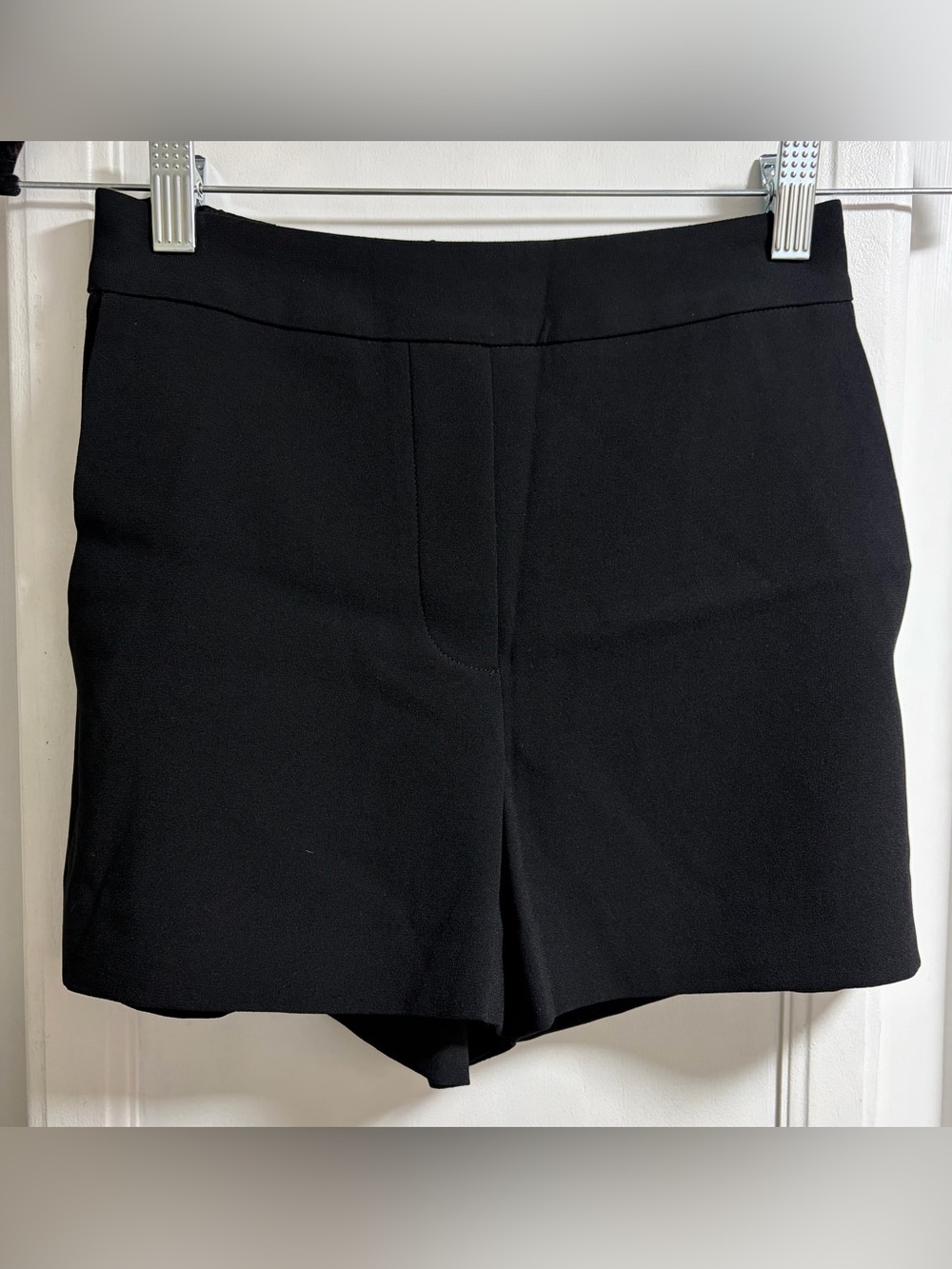 Babaton Aritzia Women’s Black Flat Front Elastic Waist High Rise Shorts Size 00